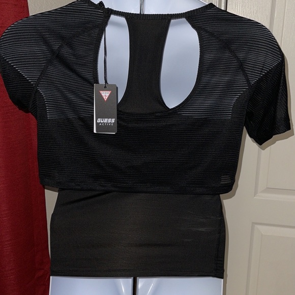 Guess Performance Tee - Picture 5 of 7